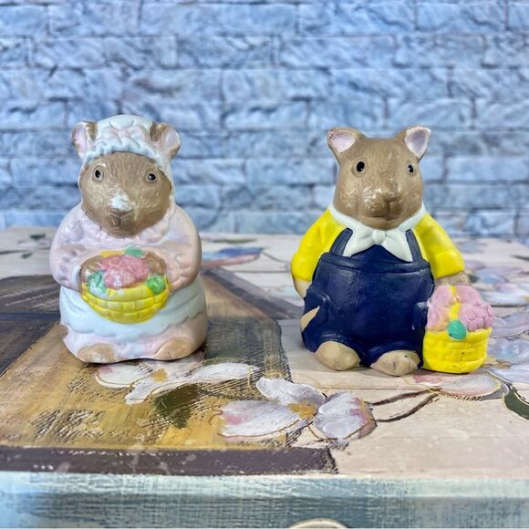 Vintage Salt & Pepper Shakers Country Mouse Couple Farmhouse Decor - Picture 1 of 5